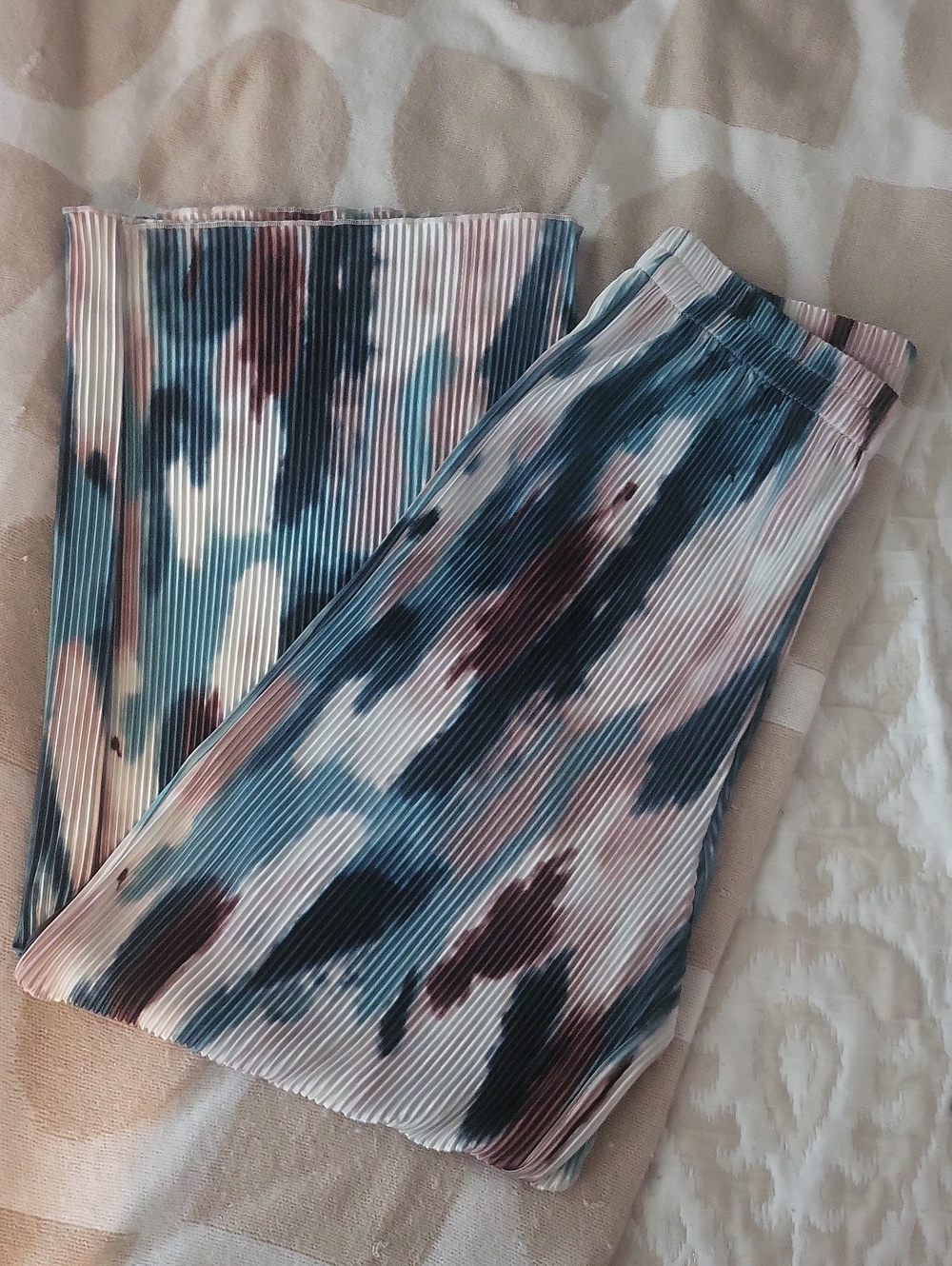 NWOT Pretty Flowy Boho Tyedye Print Mermaid Bottom Ribbed Pants